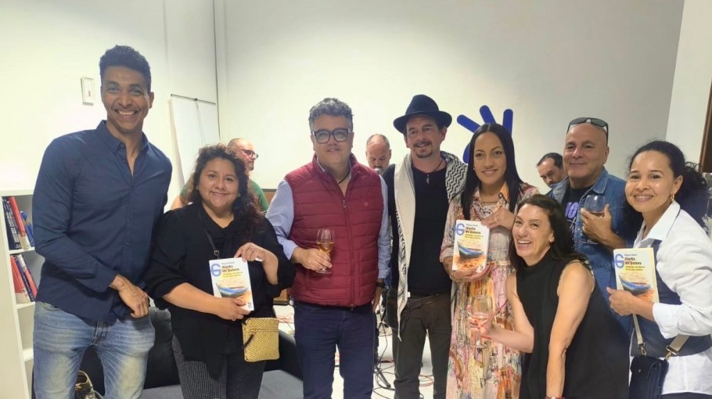 Lanzarote Acción Civil debate sobre el fenómeno de la Ruta Canaria en la presentación del libro&nbsp;Alerta de Patera&nbsp;de Miguel&nbsp;Martí